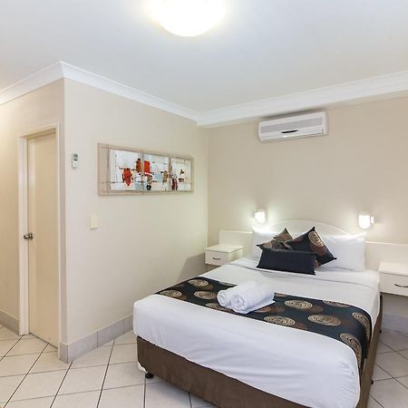 Villa Capri Motel Rockhampton Exterior photo