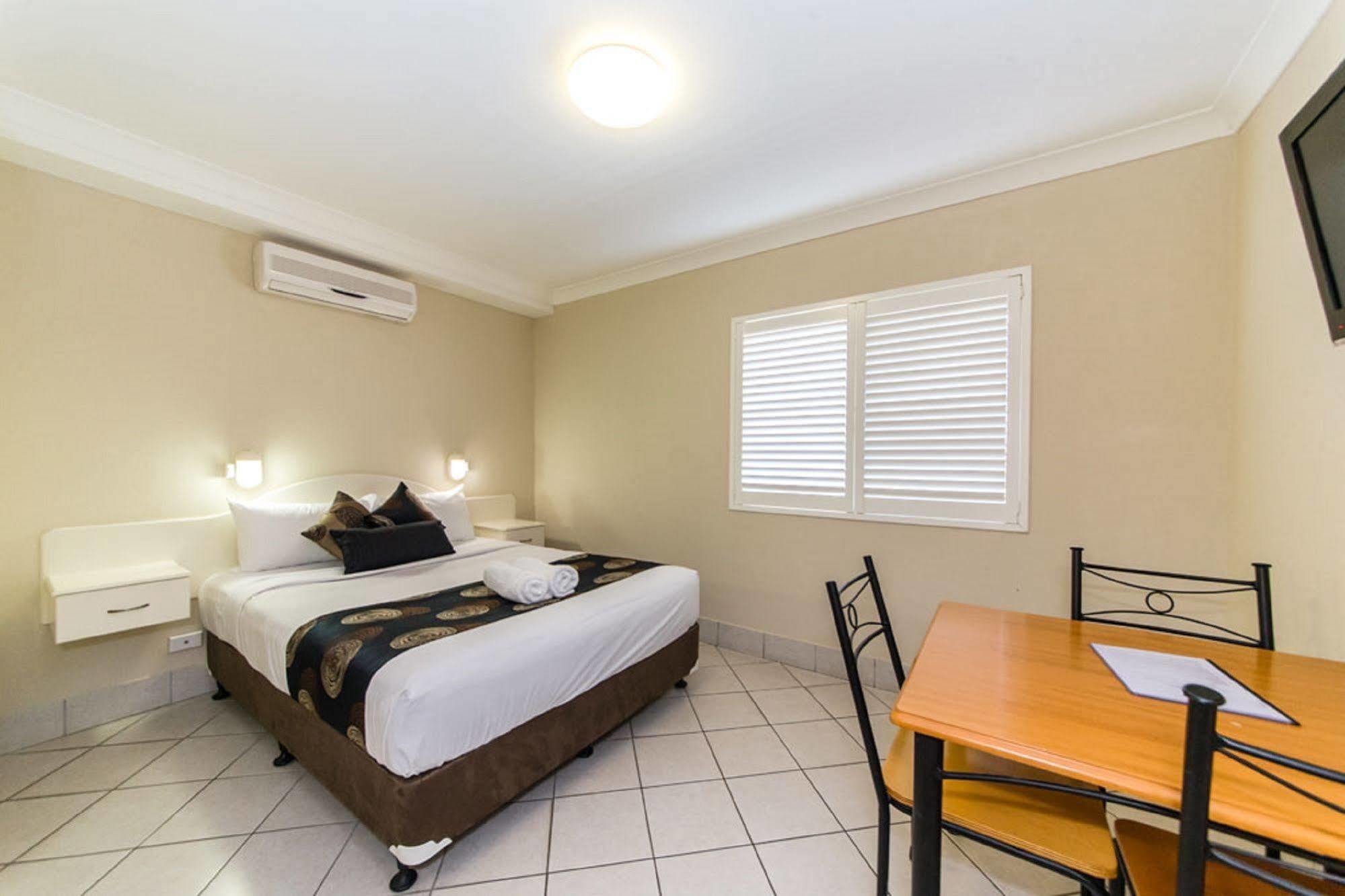 Villa Capri Motel Rockhampton Exterior photo