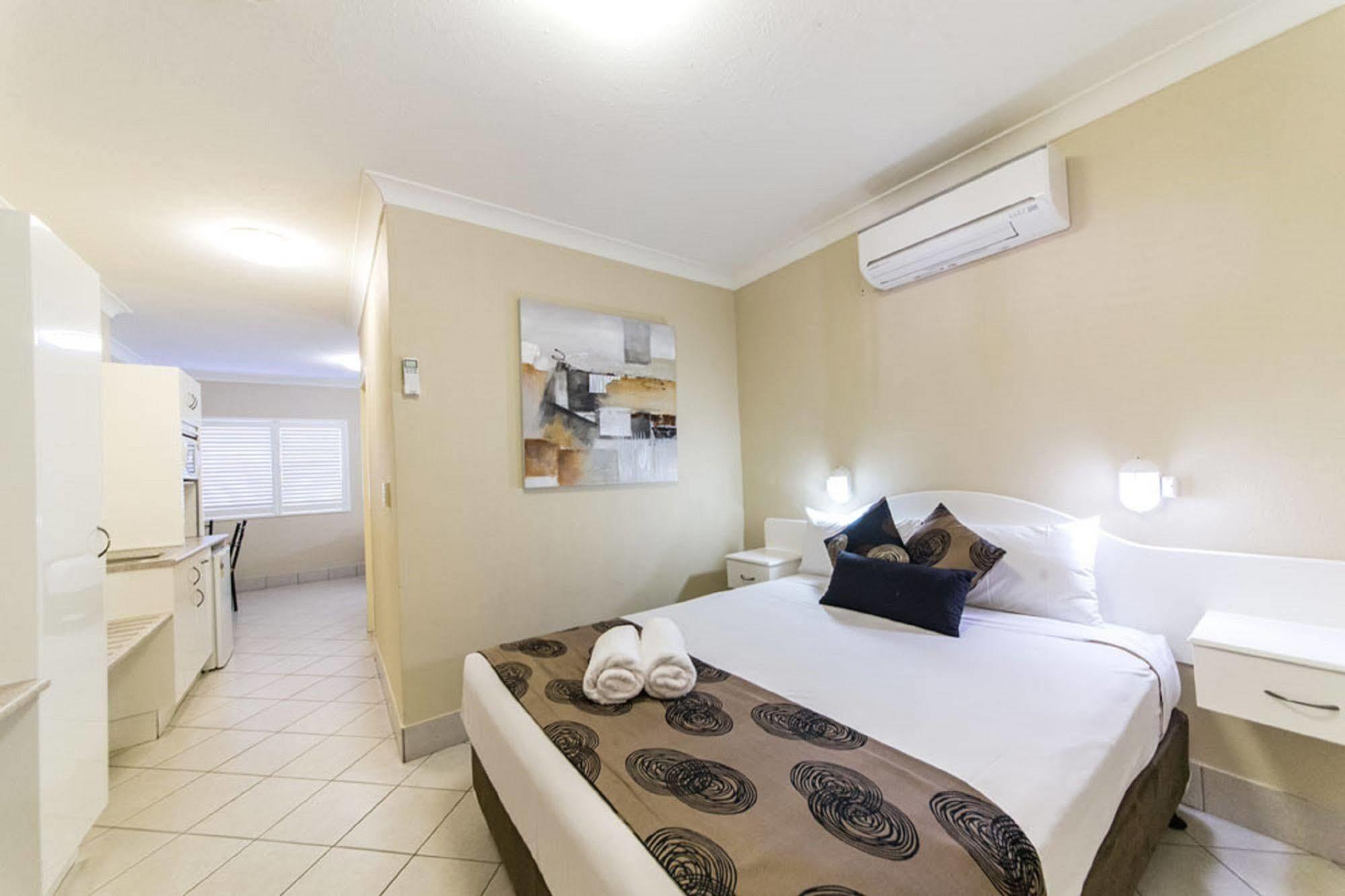 Villa Capri Motel Rockhampton Exterior photo